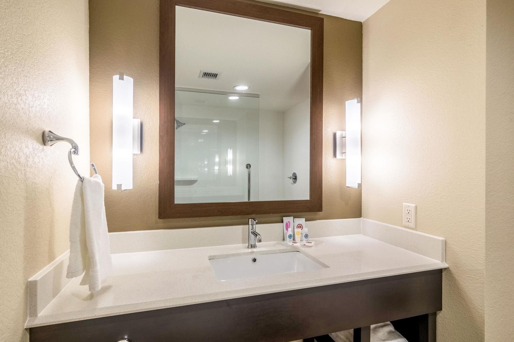 Comfort Suites Fairgrounds West Oklahoma City Buitenkant foto