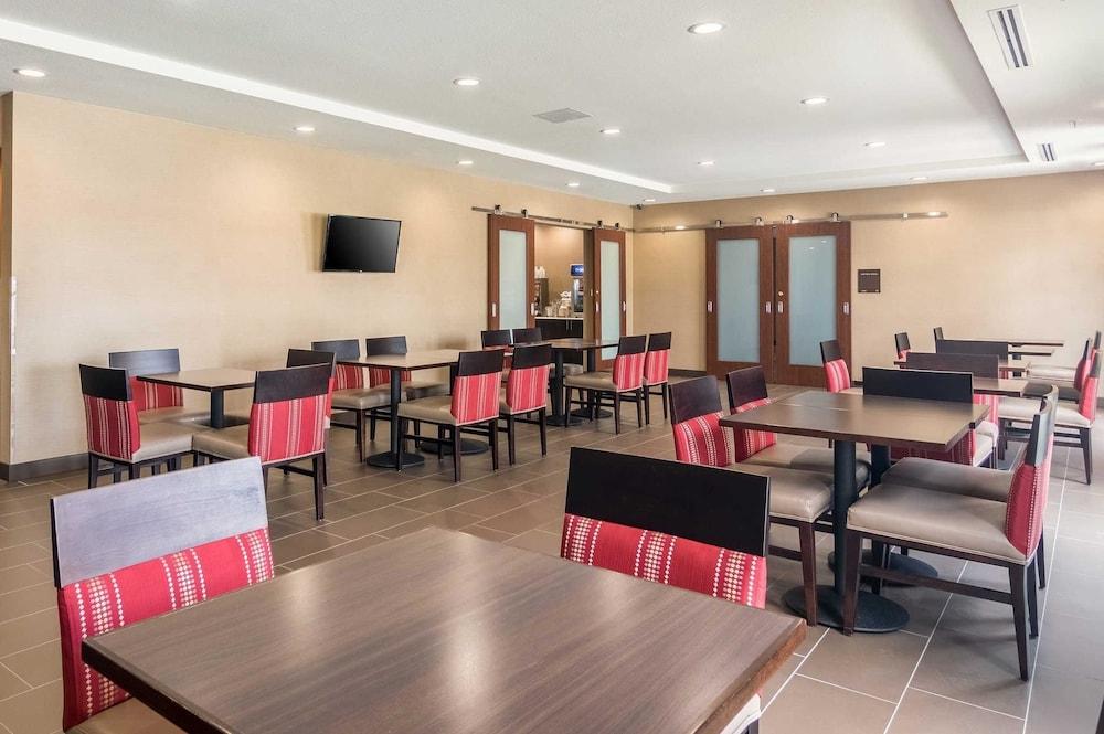 Comfort Suites Fairgrounds West Oklahoma City Buitenkant foto